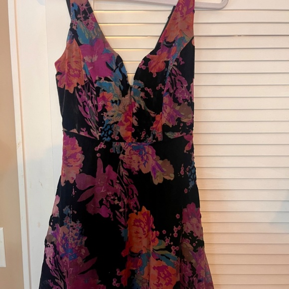 Lulu's Black and Multicolor Floral Dress - Picture 5 of 10